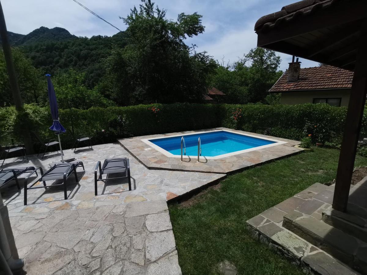 Villa Nanevi Teteven Exteriér fotografie