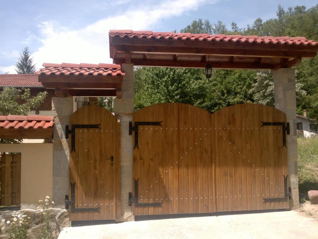 Villa Nanevi Teteven Exteriér fotografie